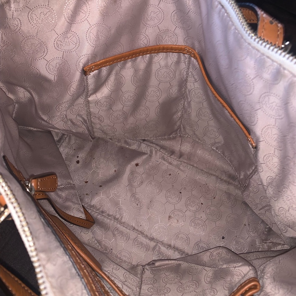 MICHAEL KORS HANDBAG - Picture 3 of 5